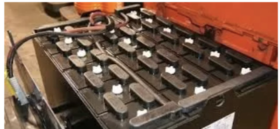 FROTEK AWS-24 Sertifikasi CE 48V 24 Sel Sistem penyiraman baterai forklift listrik