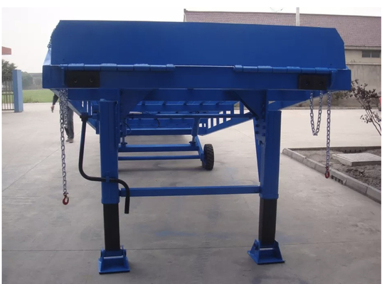 CE Disetujui DCQY6-0.5 Mobile Dock Leveler Kapasitas Pemuatan 6000kg Panjang 7m