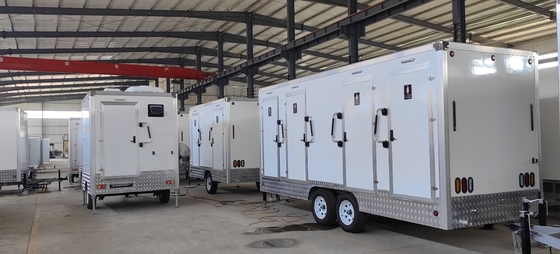 GT-3SS Sanitasi Sementara Mobil Toilet Trailer Mewah