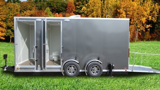 Aksesibel Portable Toilet Trailer Sewa Roadable Disesuaikan