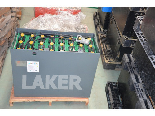 Baterai traksi forklift Disesuaikan 24V 48V 80V 600Ah 720Ah Baterai traksi asam timbal