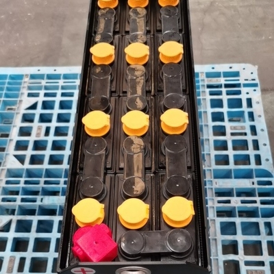 Baterai forklift yang disesuaikan 24v 180Ah/5 jam Baterai traksi asam timbal umur siklus panjang