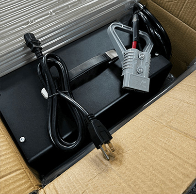 ESCH Seri 24V 30A Baterai Pengisi Daya Frekuensi Tinggi 240v 1PHASE Forklift Baterai Pengisi