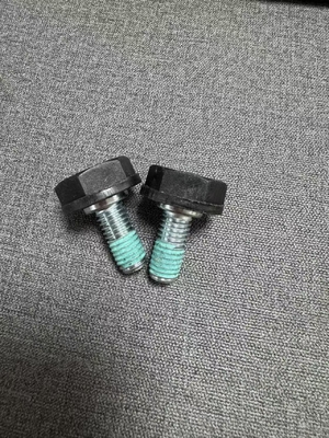 Forklift Plastic Head Screw Terminal Bolts untuk Sambungan Kabel Fleksibel M10*22