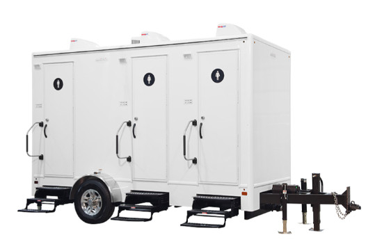 Pengeluar Treler Toilet Mewah 3 Stall Toilet Portable Treler Toilet Seluler Disesuaikan