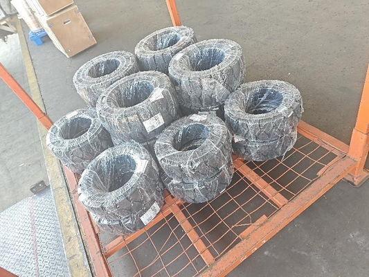18*7-8 Ban Sistem Cepat Ban Solid Untuk Truk Forklift Dalam Warna Hitam