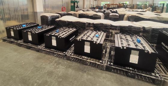 Baterai Traksi Asam Timbal 48V 550Ah yang Disesuaikan dengan Sertifikasi CE untuk Forklift Heli