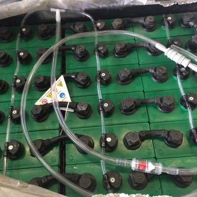 Baterai forklift cepat Sistem penyiraman dan pengisian ulang otomatis untuk baterai forklift