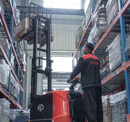 Electric Drive EP Tech 2,0 Ton Counterbalance Stacker Dengan Baterai Lithium Opsional Tinggi Angkat 3000mm