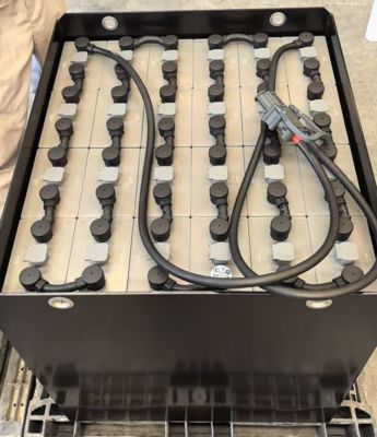 Baterai Traksi Forklift Asam Timbal 48V 600Ah Perawatan Rendah