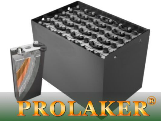 Screw Connection Forklift Traksi Baterai 72V 1550Ah / 5 jam Konsumsi Air Suling Yang Lebih Rendah