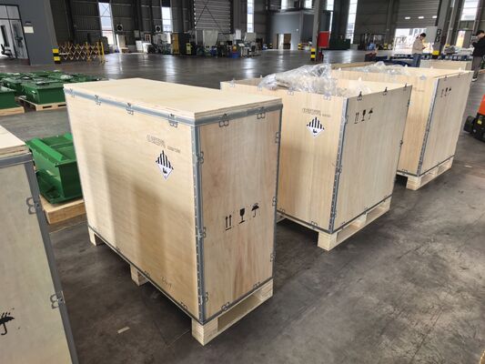 Baterai lithium-ion aman berkapasitas tinggi, dilengkapi dengan sistem perlindungan BMS bawaan yang andal, bebas perawatan & masa pakai lama, kompatibel dengan sebagian besar merek forklift