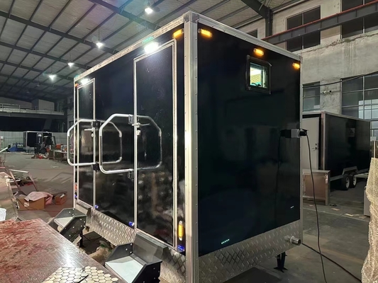 Harga terjangkau yang dapat digunakan di luar ruangan Ruangan umum mewah Toilet Trailer Kamar mandi Portable Potty Toilet mobile